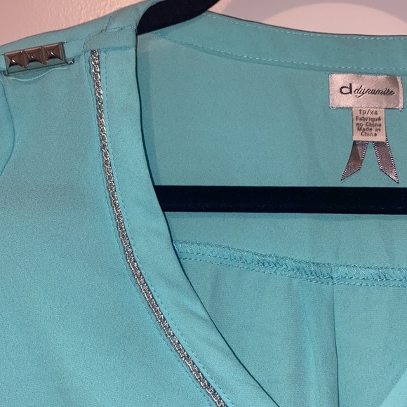 Baby blue dynamite blouse - Picture 4 of 4